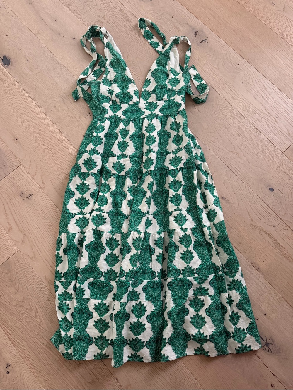 House of Harlow 1960 Green and Cream Printed Tie-Strap Midi Dress